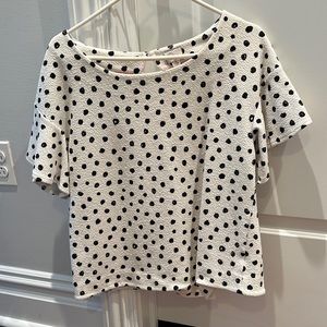 Black and white ruffle sleeve tee